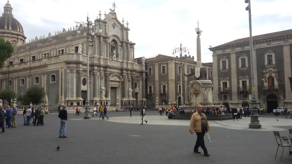 B&B United States Of Europe Catania Bagian luar foto