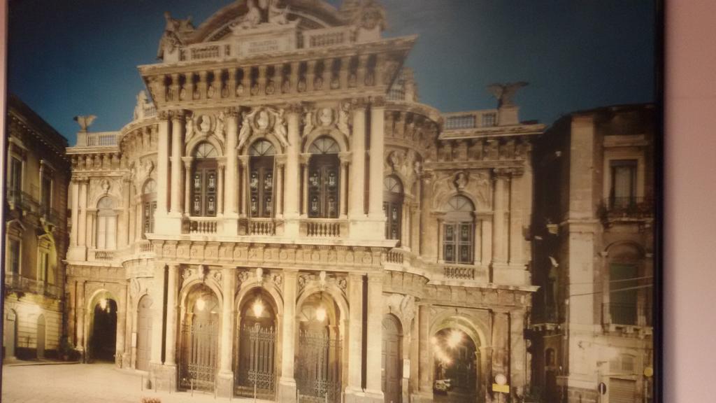 B&B United States Of Europe Catania Bagian luar foto